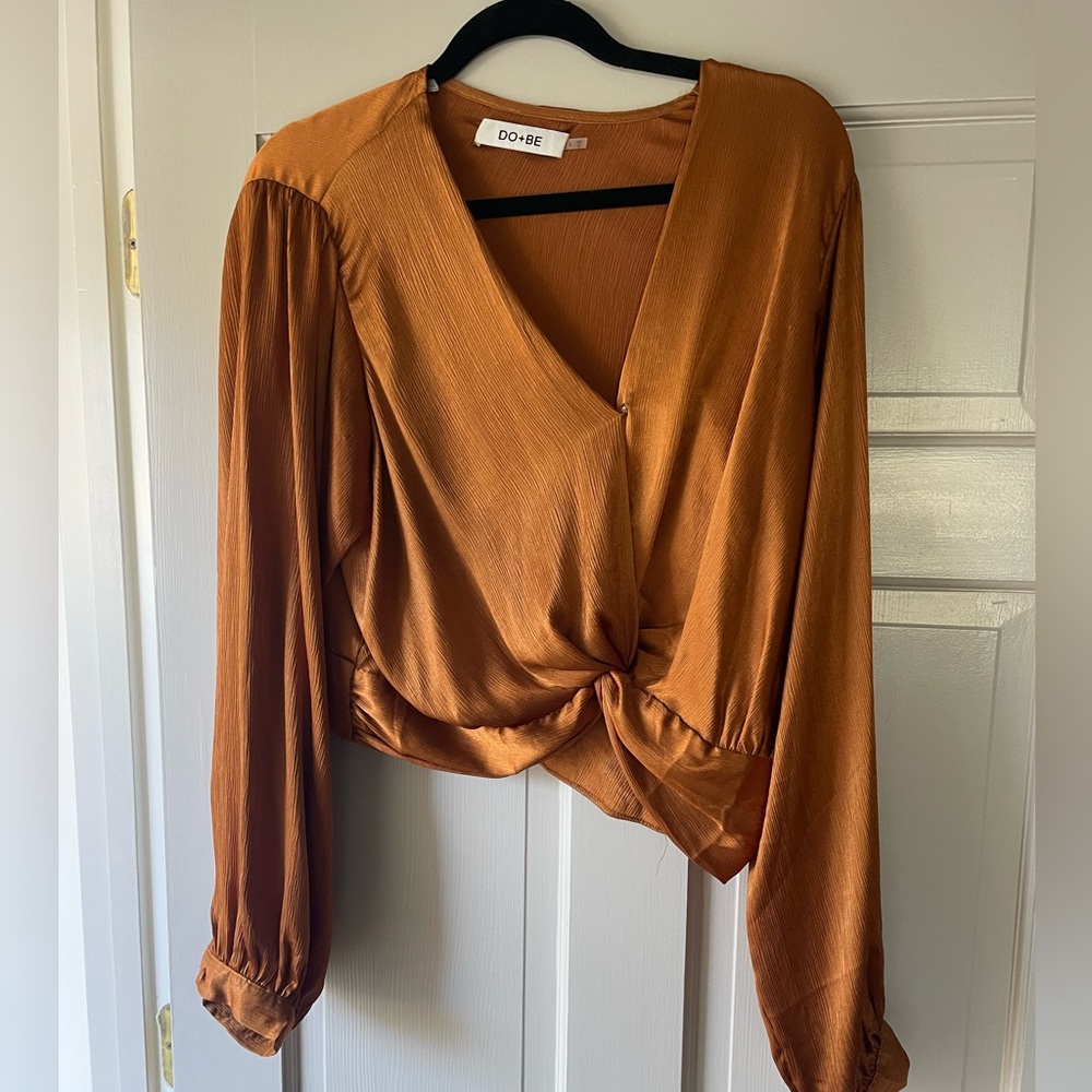 FABRIK DO+BE BURNT ORANGE SILK CROPPED BLOUSE